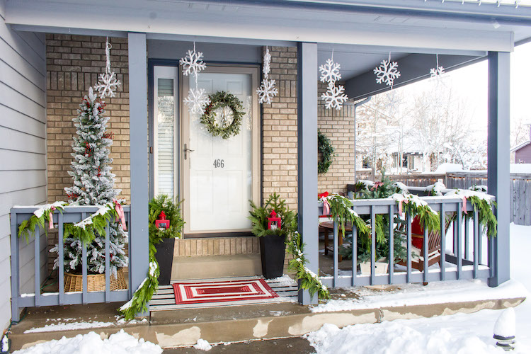 Festive Outdoor Christmas Decorations