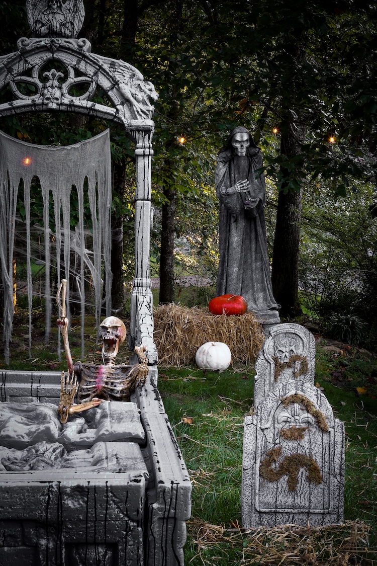 Transform Your Front Yard into a Haunted Graveyard for Halloween