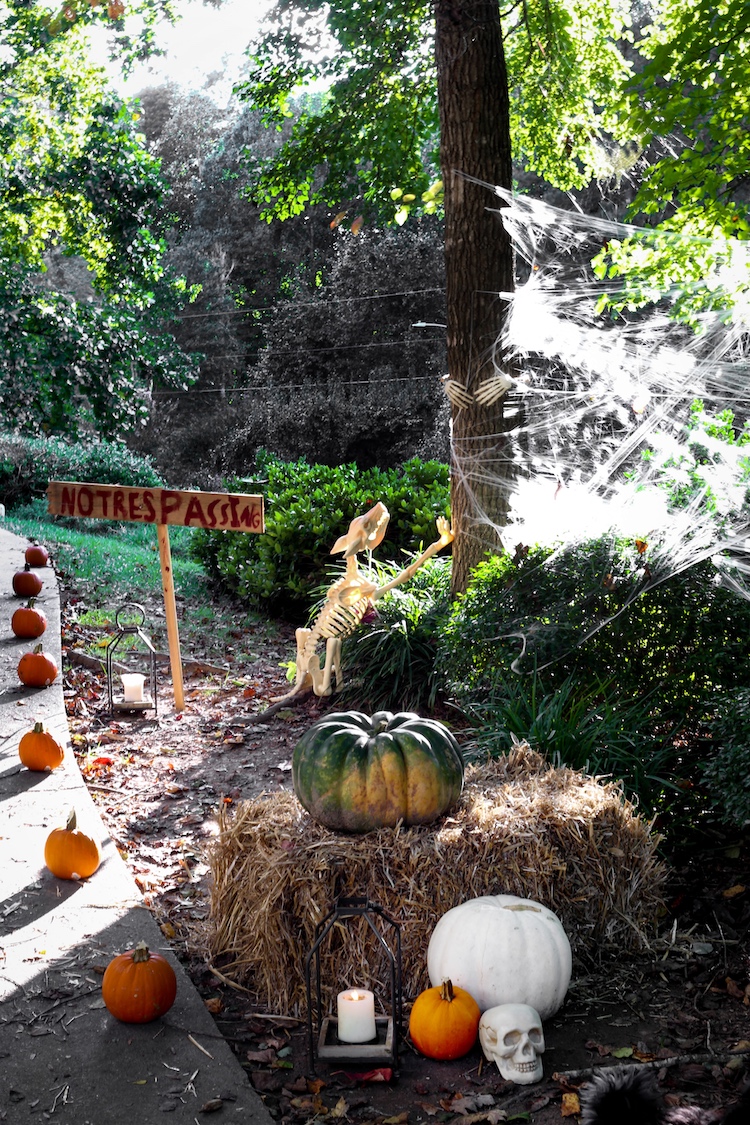 Transform Your Front Yard into a Haunted Graveyard for Halloween