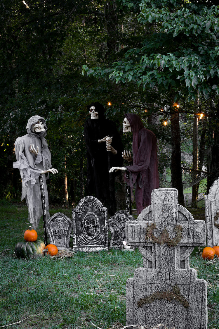 Transform Your Front Yard into a Haunted Graveyard for Halloween