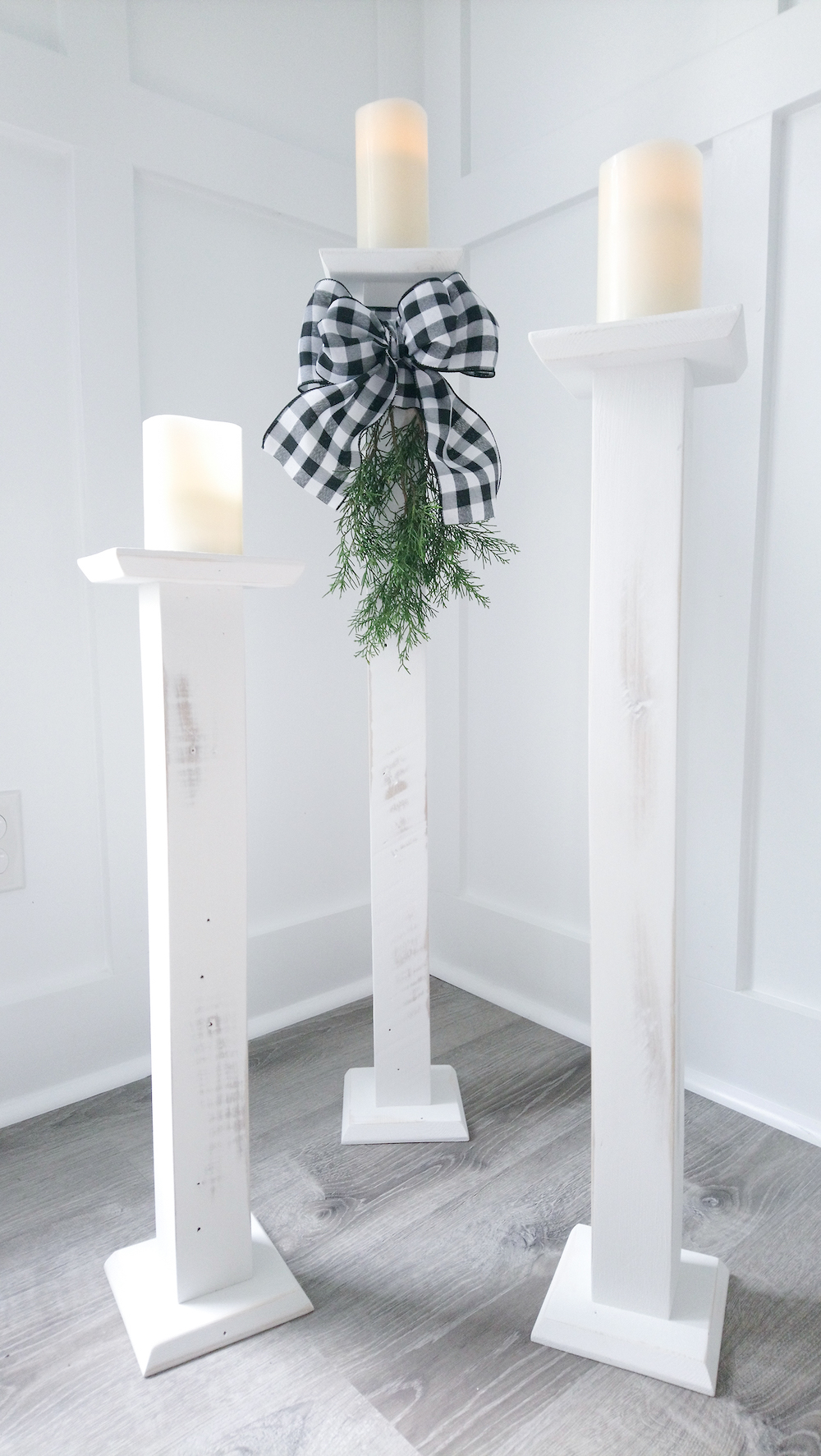 Adding A Touch of Winter To Our Dining Room this Holiday Season