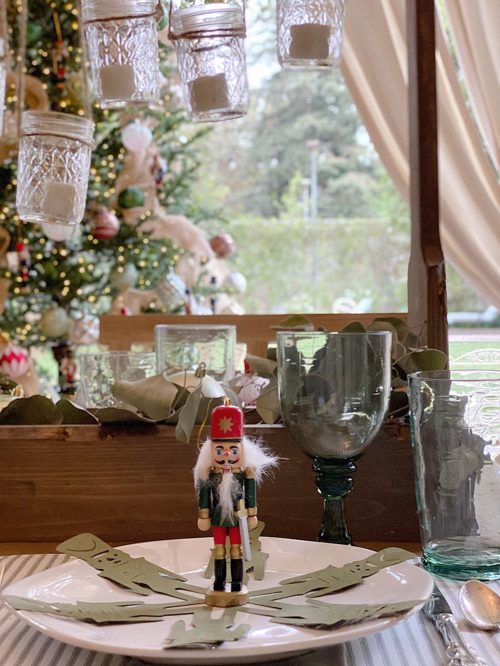 How to Create a Nutcracker Themed Christmas Dinner