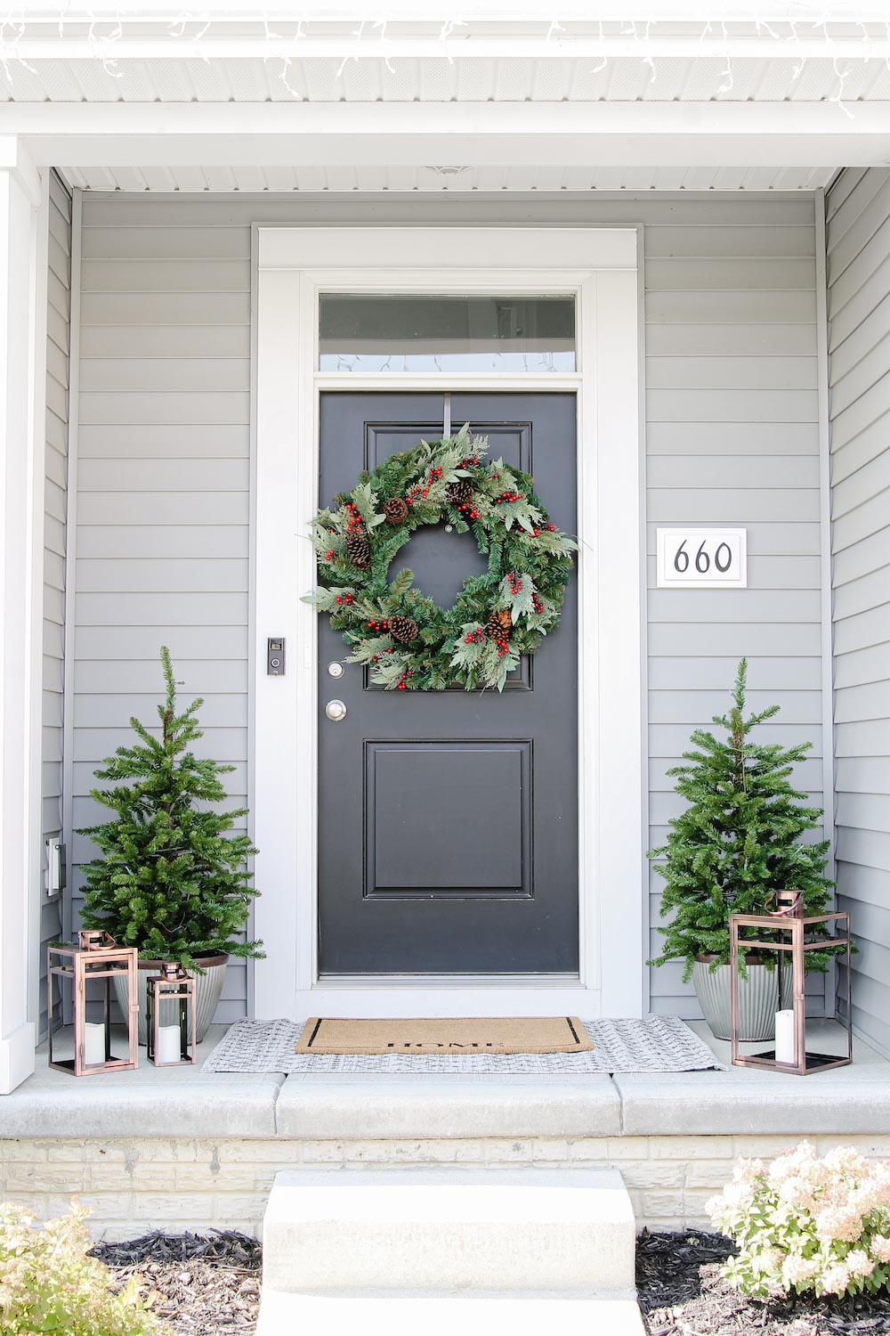 Natural Winter Wonderland Exterior Decor for the Holiday