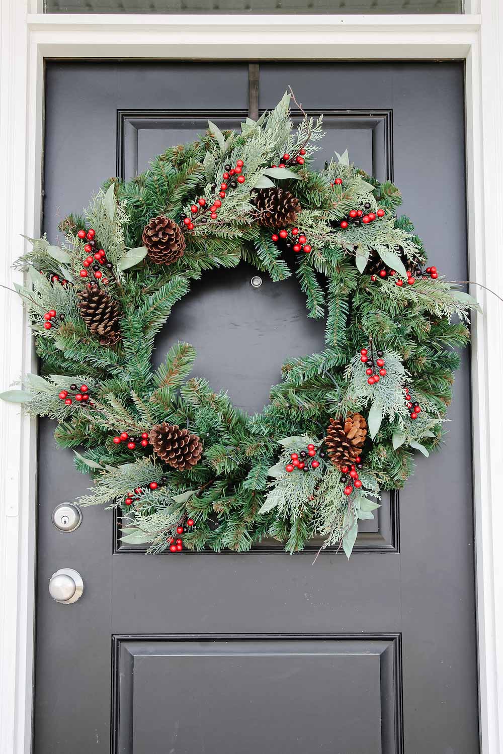 Natural Winter Wonderland Exterior Decor for the Holiday