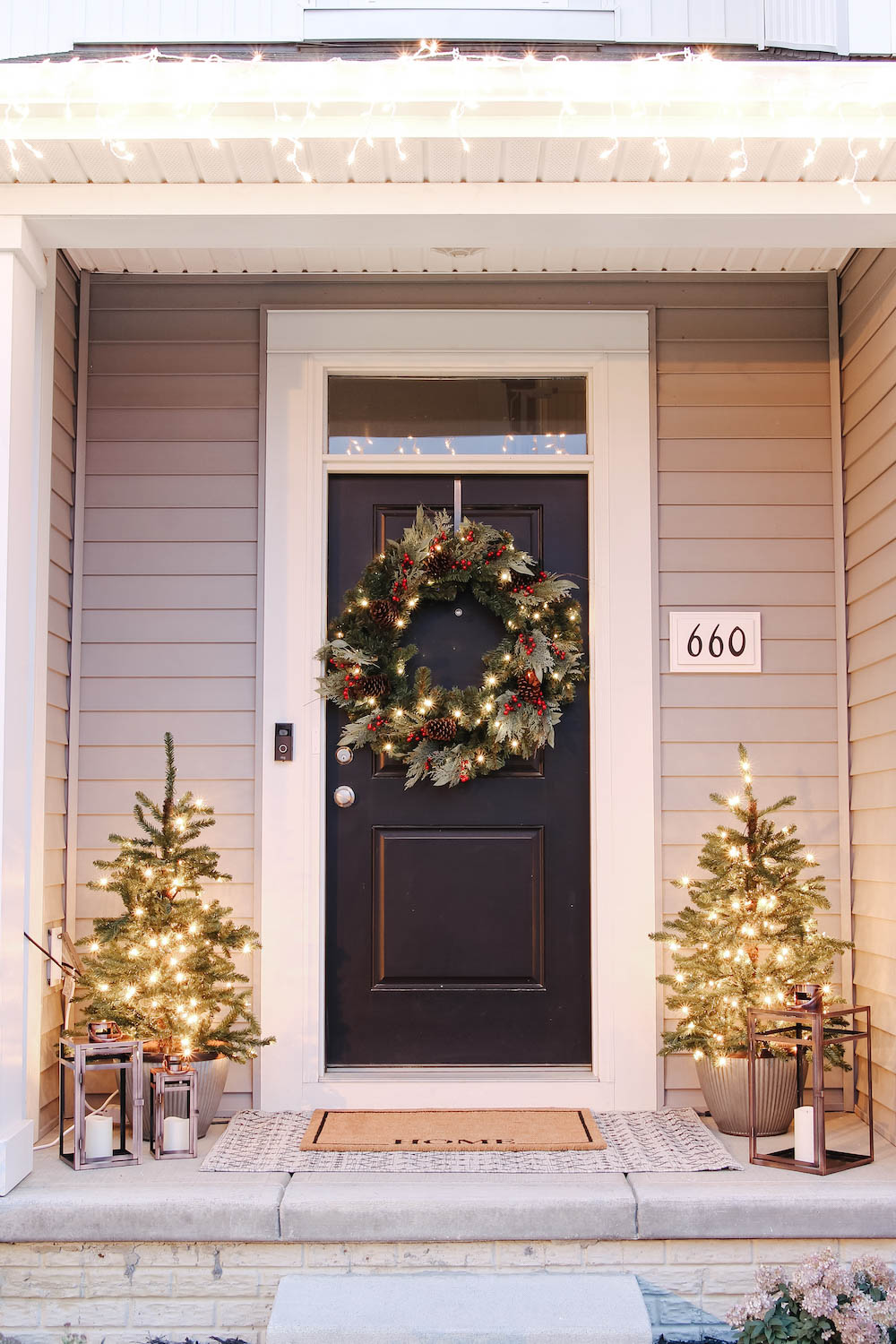 Natural Winter Wonderland Exterior Decor for the Holiday