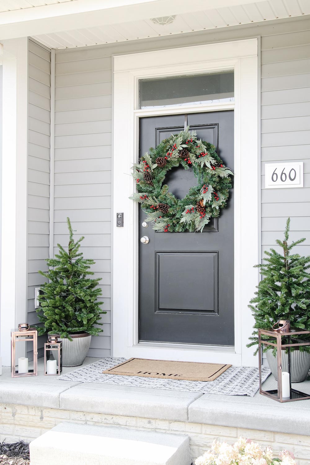 Natural Winter Wonderland Exterior Decor for the Holiday